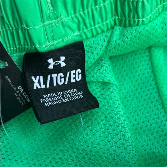 Under Armour Green Swim Shorts Men's size XL - Picture 7 of 7